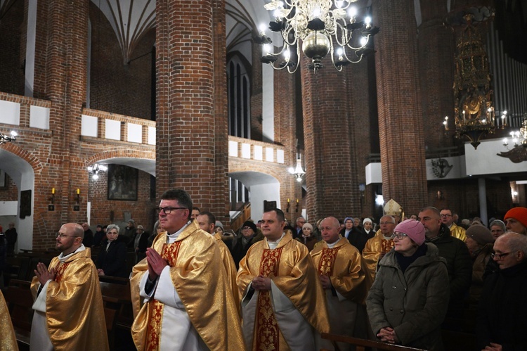 W kołobrzeskiej konkatedrze biskup przewodniczył modlitwie o pokój