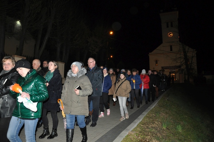 Jubileuszowa Droga Krzyżowa w Sławikowie