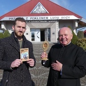 Kalna z rowerowym pielgrzymem na szlaku misji św. Antoniego 