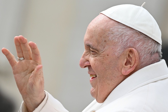 Watykan: stan papieża się poprawia 