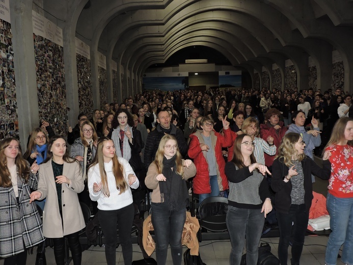 Około 1,5 tys maturzystów z diecezji przybyło w pielgrzymce na Jasną Górę.