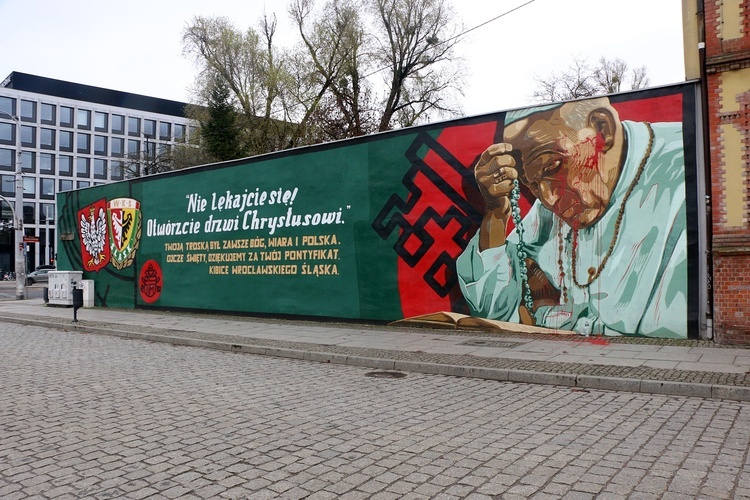 Mural ze św. Janem Pawłem II we Wrocławiu zniszczony 