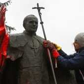 Abp Ryś: zapraszam do modlitwy za naszych braci, którzy zniszczyli pomnik Jana Pawła II