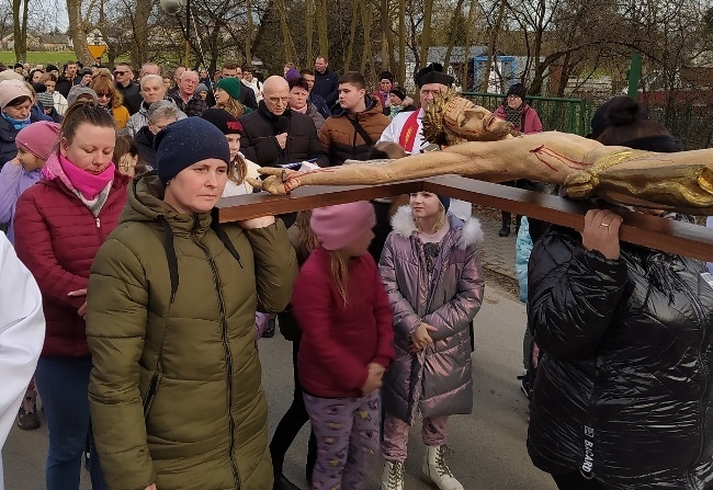 Droga Krzyżowa w Klwowie