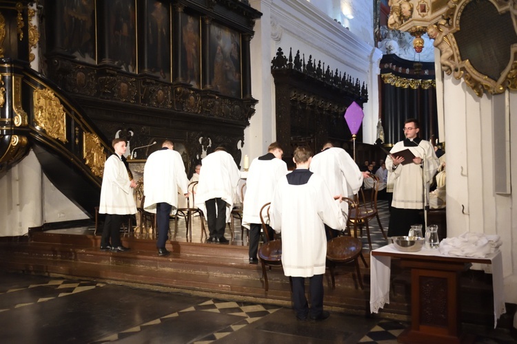 Wieczorna liturgia Wielkiego Czwartku w archikatedrze oliwskiej