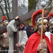 Abp Galbas o Misterium Męki Pańskiej: To jest wspaniała katecheza!