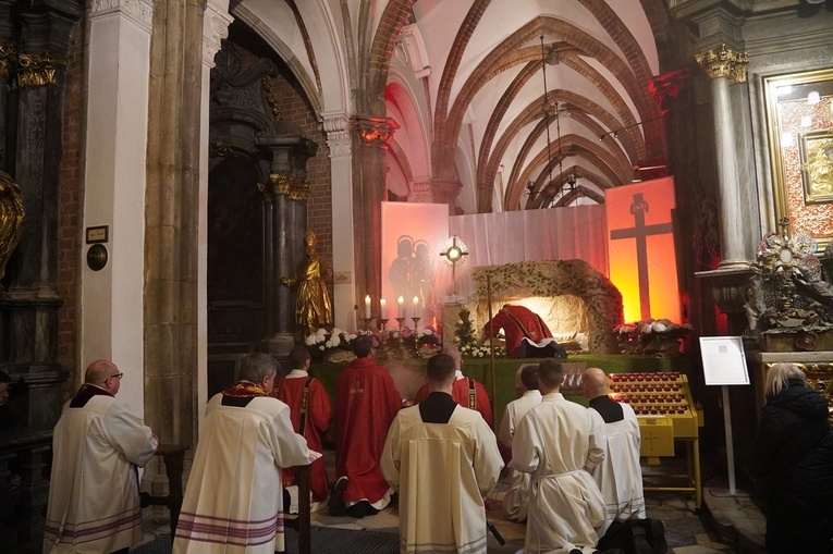 Wielki Piątek w katedrze wrocławskiej