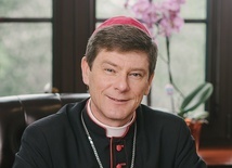 Biskup Kijowa przyznaje, że słowa Franciszka go zraniły. Krytykuje jednak gotowych "ukrzyżować" papieża