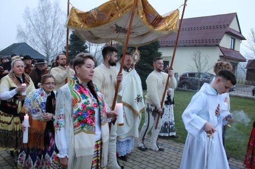 Procesja rezurekcyjna w Miętustwie