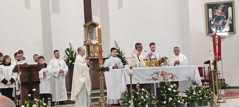 Wigilia Paschalna w parafiach diecezji świdnickiej