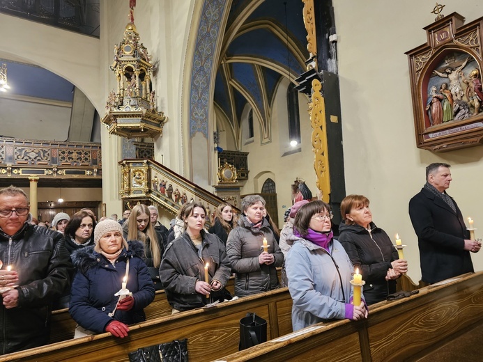 Wigilia Paschalna w parafiach diecezji świdnickiej