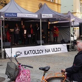 Ogień Miłosierdzia pod wrocławskim ratuszem