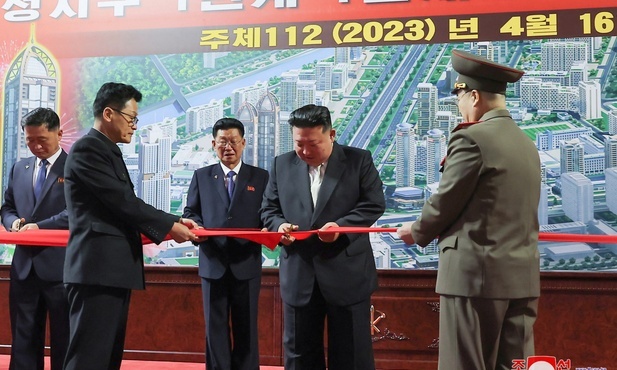 Kim Dzong Un zapowiedział rozmieszczenie sieci satelitów szpiegowskich