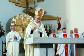 Abp Stanisław Budzik konsekrował kościół św. Józefa w Kraśniku.