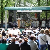 Spotkanie rozpoczęło się Mszą św. na seminaryjnym dolnym wirydarzu. 