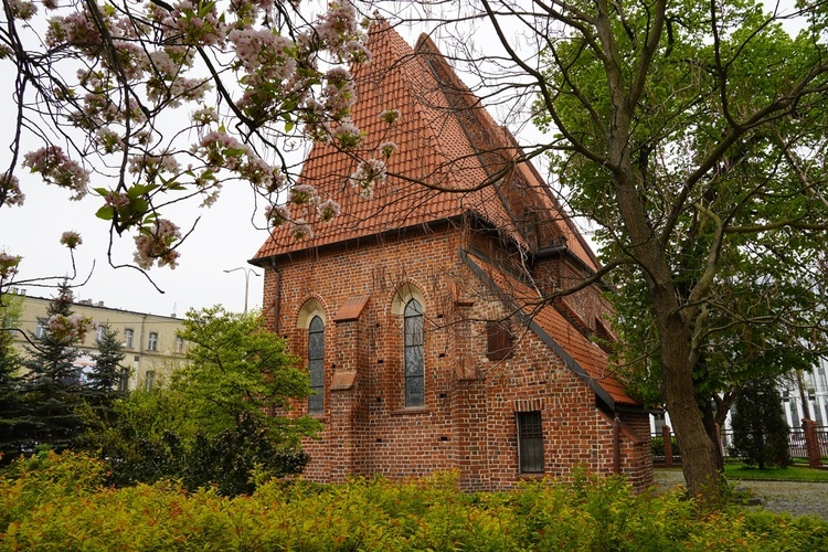 Sanktuarium NMP Uzdrowienia Chorych - kościół pw. św. Łazarza