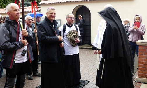Powitanie przy kaplicy klasztornej w Łagiewnikach.