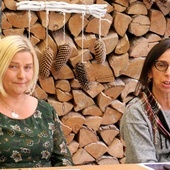 Do odwiedzenia skansenu 13 maja zachęcają Ilona Jaroszek, dyrektor MWR, i Anna Ziółek.