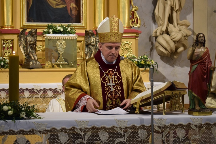 Poświęcenie sztandaru Szkoły Podstawowej w Czajkowej