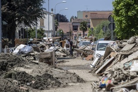 Włoski minister zdrowia: na zalanych terenach trzeba przestrzegać zaleceń sanitarnych