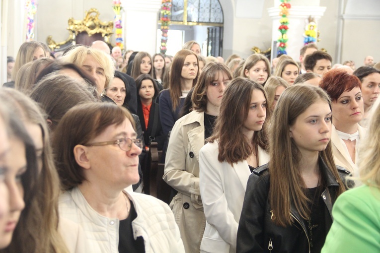 Bierzmowanie w kościele św. Jakuba w Tuchowie