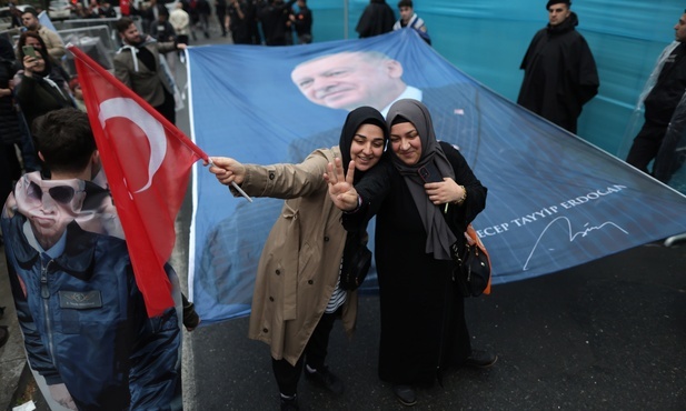 Wstępne wyniki wyborów prezydenckich w Turcji: Erdogan wygrywa drugą turę