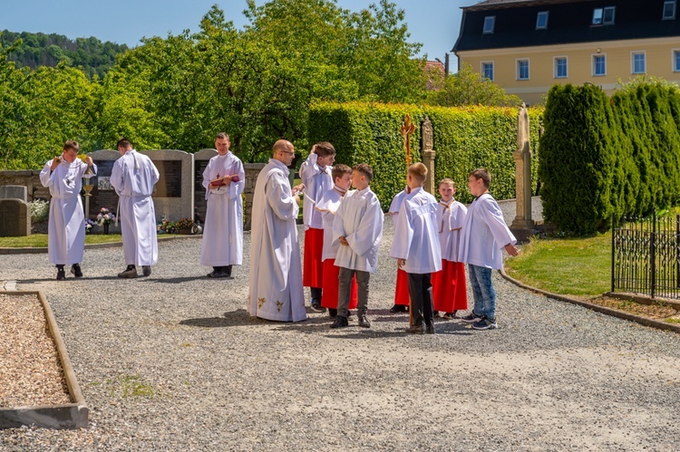 Niemcy i Czesi u grobu błogosławionego