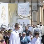 Boże Ciało. Wierzę w Kościół