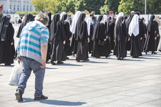 Boże Ciało. Wierzę w Kościół