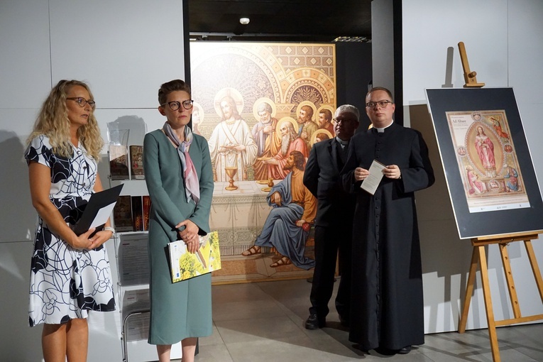 "Ad Altare" - wystawa szat liturgicznych