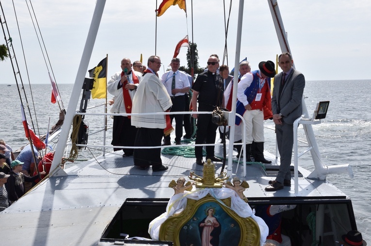 Morskie nabożeństwo na Zatoce i Eucharystia w Pucku