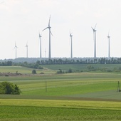 Wspólny raport UE i NATO: rosnąca zależność od energii odnawialnej niesie ryzyko