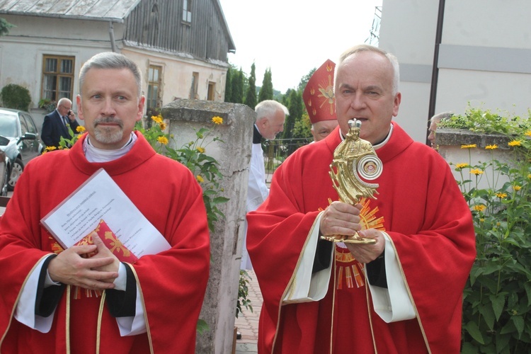 Kard. Nycz: Żeby Wyszyński był obecny w szkole