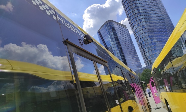 Katowice. Autobusy hybrydowe na ulicach miasta