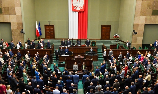 Sejm uchwalił nowelizację Kodeksu rodzinnego, która ma zwiększyć ochronę dzieci