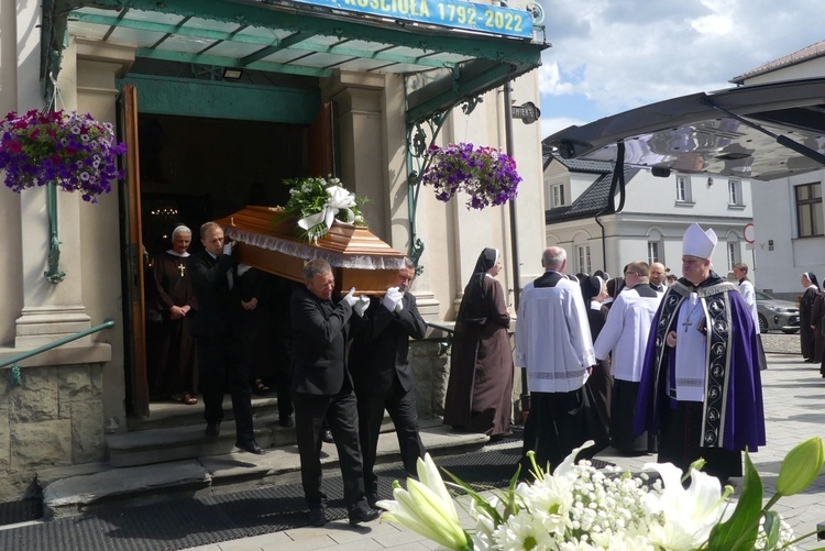 Uroczystości pogrzebowe śp. s. Teresy Biłyk w Białej.