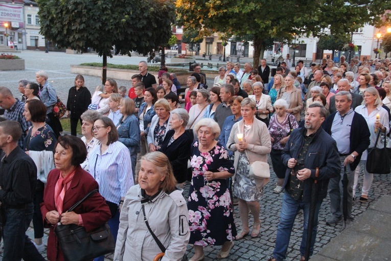 Brzesko. Wprowadzenie relikwii św. Andrzeja Boboli