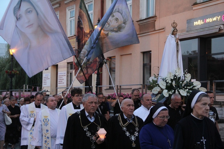 Brzesko. Wprowadzenie relikwii św. Andrzeja Boboli