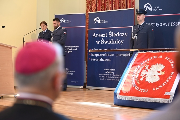 Poświęcenie i oddanie sztandaru Aresztu Śledczego w Świdnicy