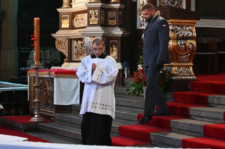 Poświęcenie i oddanie sztandaru Aresztu Śledczego w Świdnicy