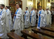 Słudzy radości - neoprezbiterzy u stóp Piety Hałcnowskiej