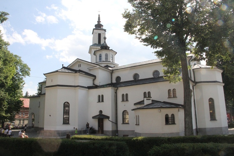 Krynica-Zdrój. Odsłonięcie pomnika abp. Antoniego Baraniaka