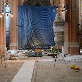 Prace badawcze w katedrze opolskiej