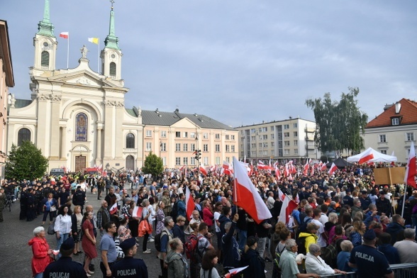 Premier apeluje do prezydenta Warszawy o podpisanie wspólnego listu do kanclerza Niemiec ws. reparacji po II wojnie światowej