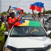 Niger zamyka przestrzeń powietrzną. Upływa termin ultimatum ECOWAS na odwrócenie zamachu stanu.