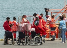 Papież apeluje o brak obojętności w obliczu śmierci 41 migrantów na morzu
