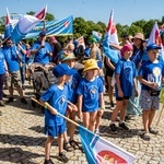 Wejście archidiecezjalnych pielgrzymek na Jasną Górę