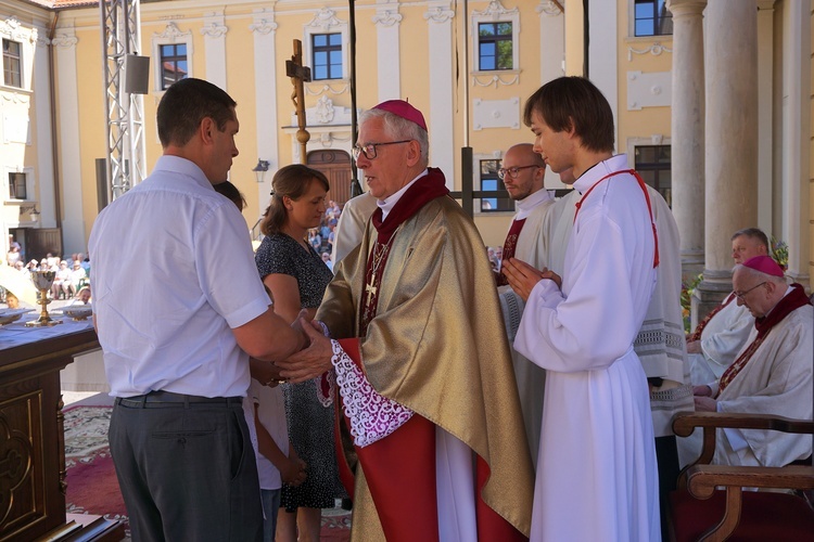 Abp Skworc w Rudach Raciborskich: za wszelką cenę, bohatersko, musimy bronić nadziei, która w nas jest