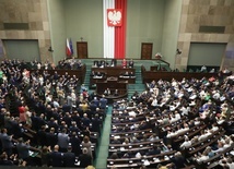 Sejm przyjął wniosek rządu o przeprowadzenie referendum ogólnokrajowego; teraz prace w Komisji Ustawodawczej