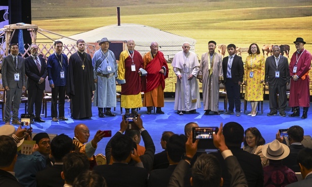 Papież na spotkaniu ekumenicznym i międzyreligijnym o powołaniu do harmonii 